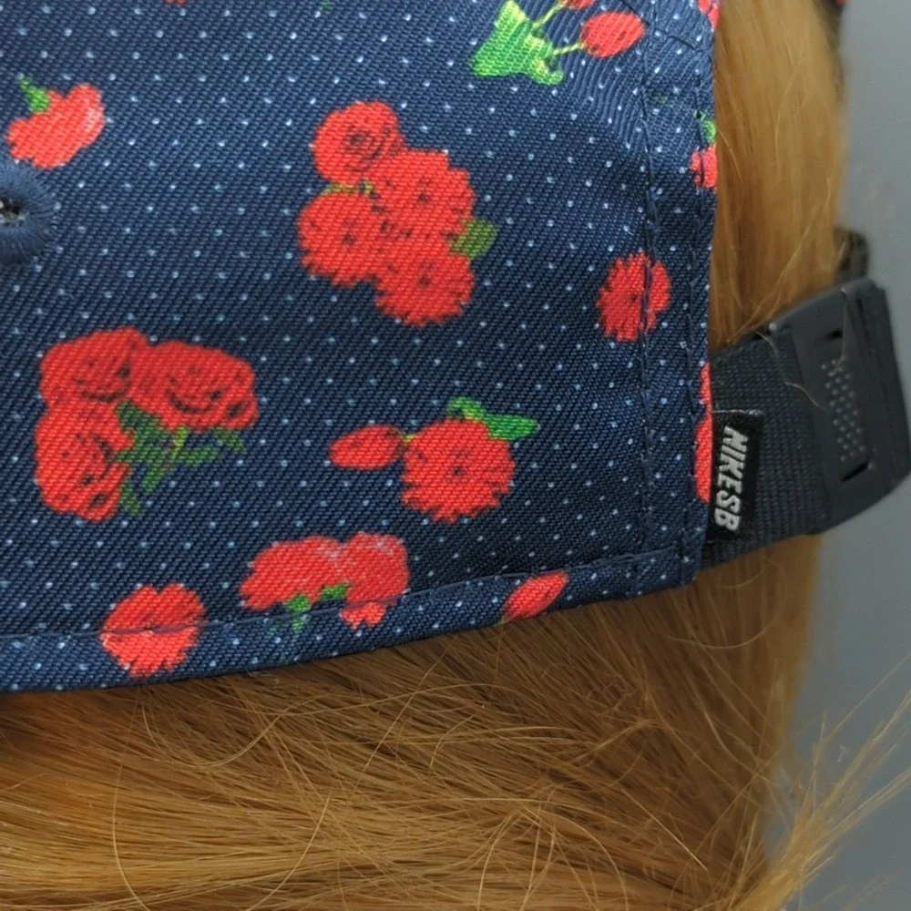 Nike SB 5 Panel Hat Cap OSFM Skateboarding Roses Floral Strapback All Over Print